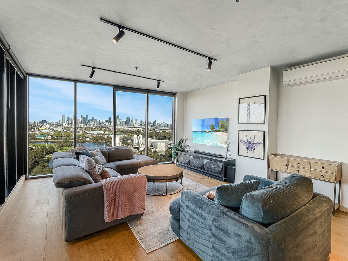 Phone 14 Pro With SnapSnapSnap